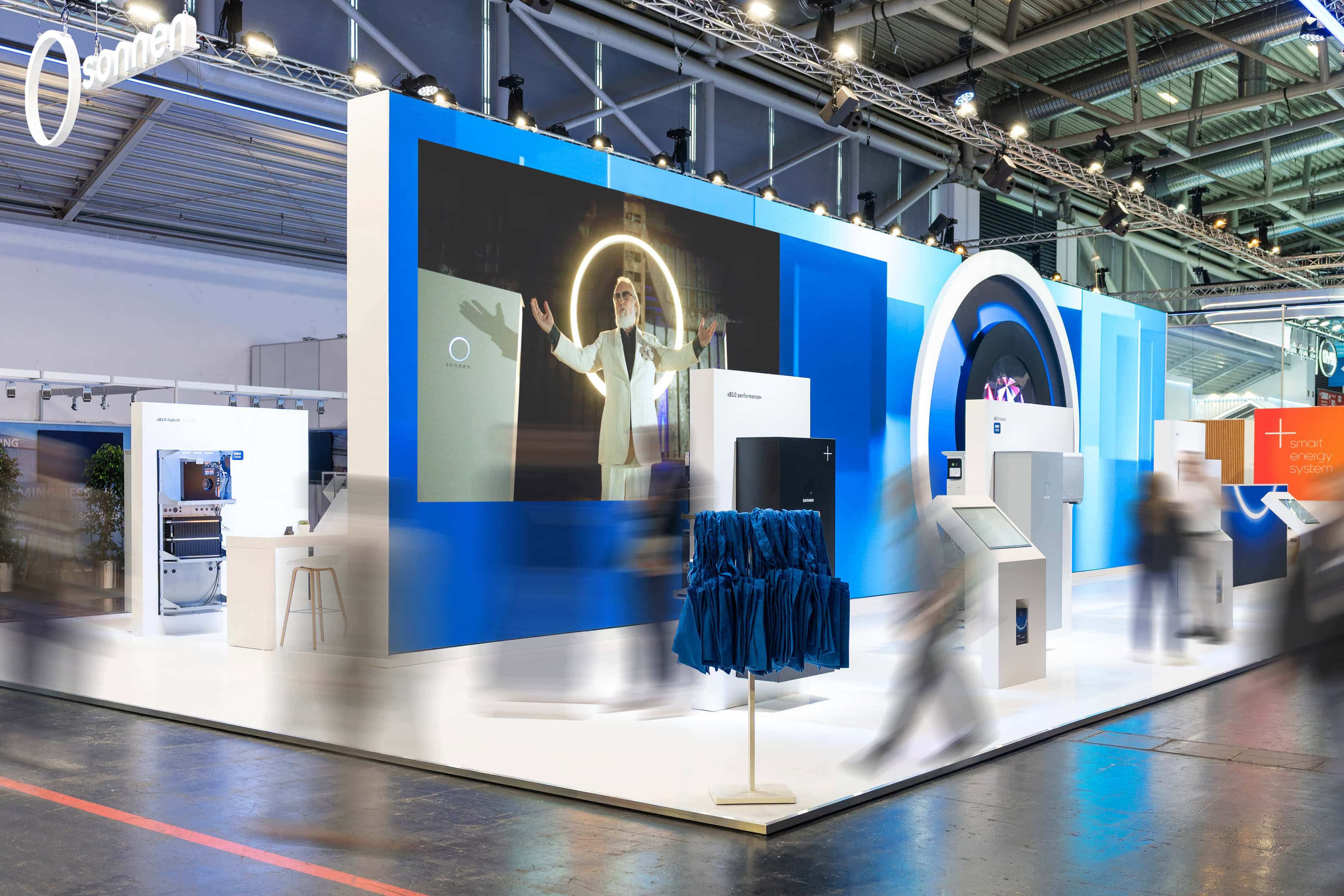 LHLK – Sieht göttlich aus. Performt auch so!